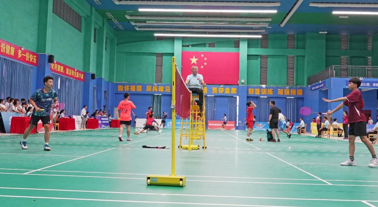 白沙文体中, 吸引超过, 广泛的群众 白沙文体中, 吸引超过, 广泛的群众