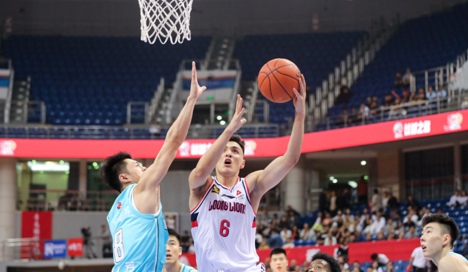 广州队中锋 广州队中锋